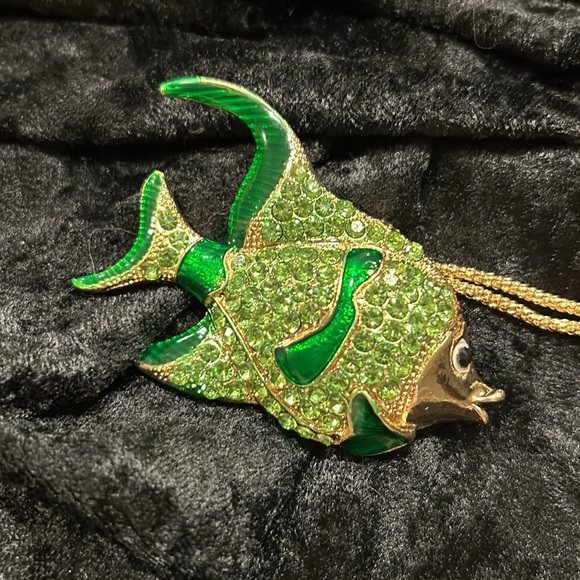 Betsey Johnson Tropical Fish Rhinestone Pendant Necklace 🐠 - Picture 1 of 4